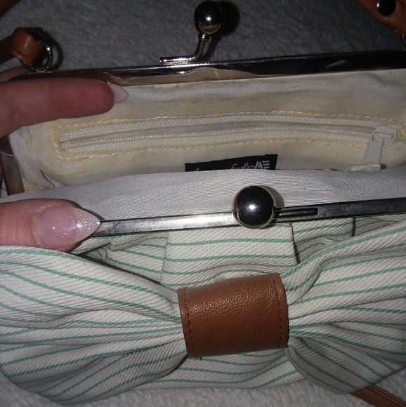 Small Handbag - Picture 2 of 2